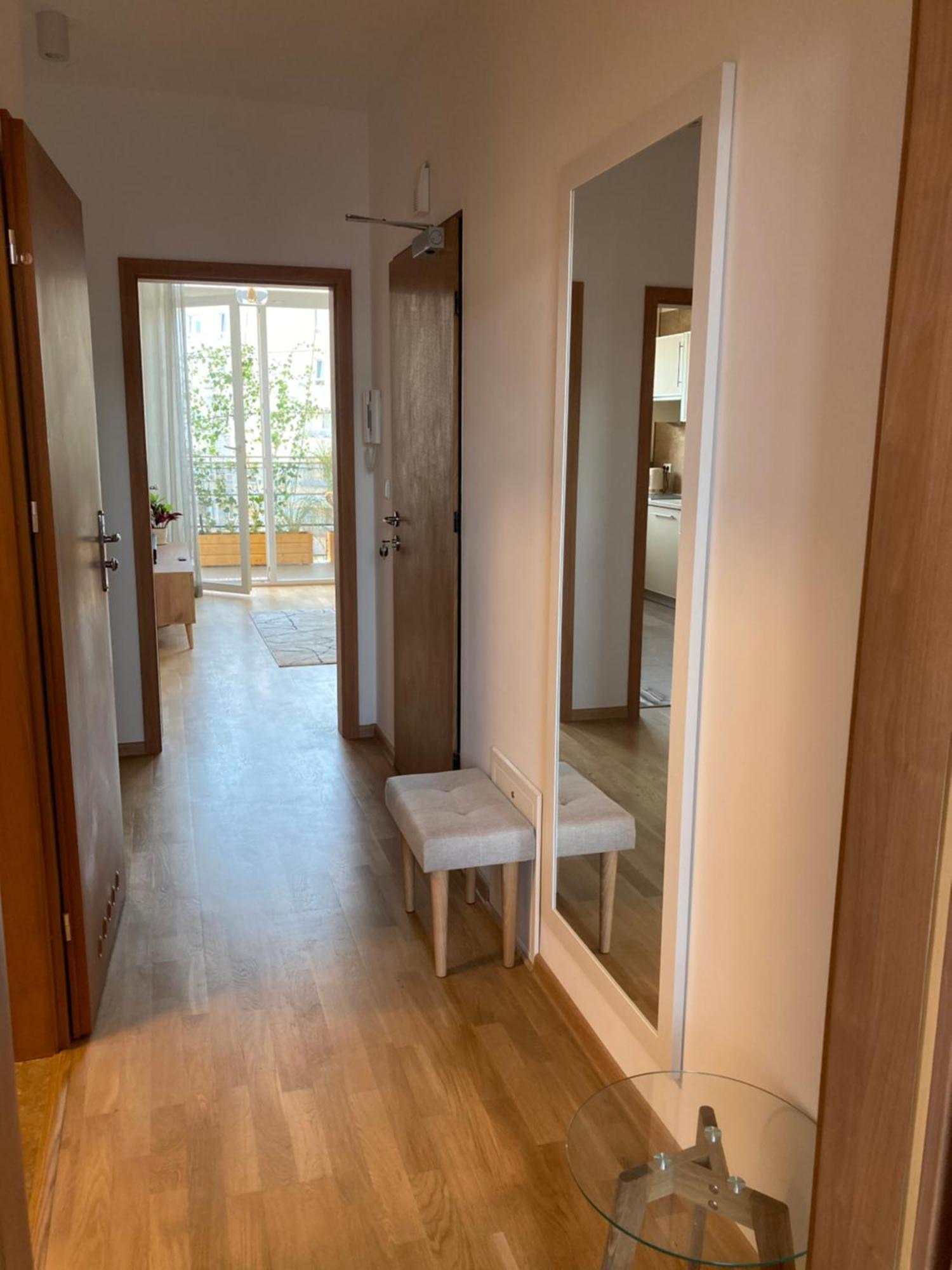 Przestronny Apartament Na Dolnej Варшава Экстерьер фото