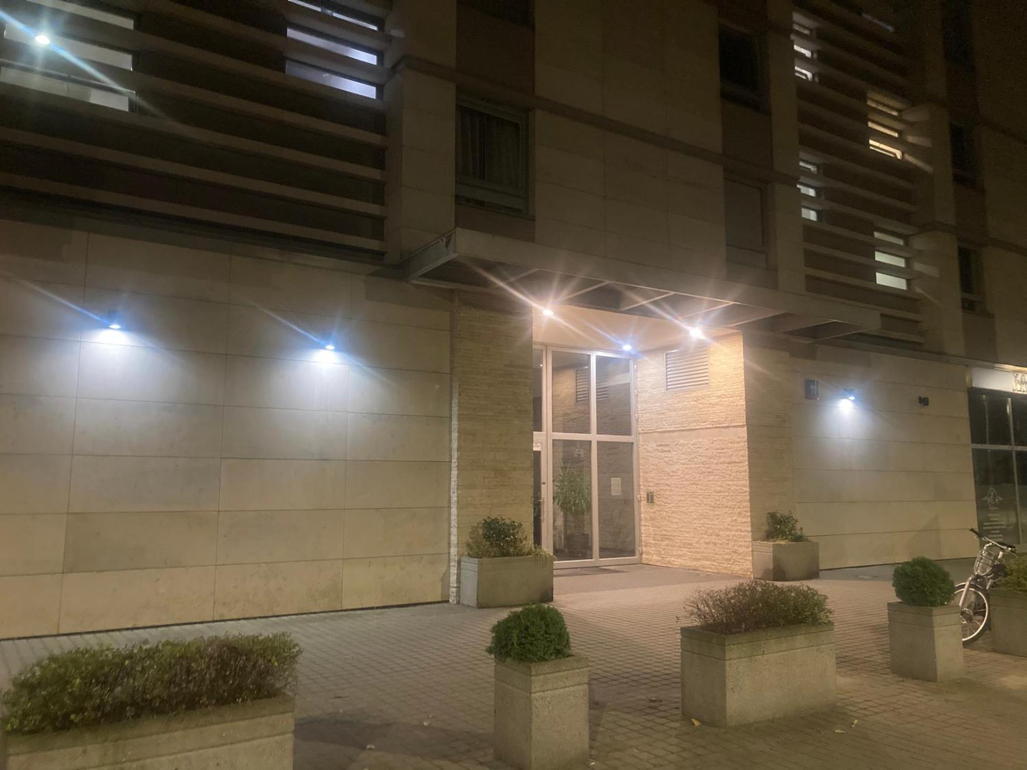 Przestronny Apartament Na Dolnej Варшава Экстерьер фото